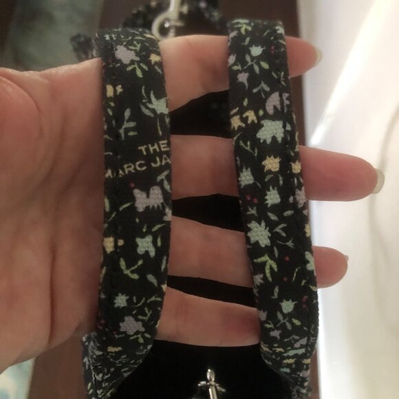 ***SOLD***NWOT Marc Jacobs Ditsy Floral Canvas Tote Bag Black Multi Small - Picture 14 of 16